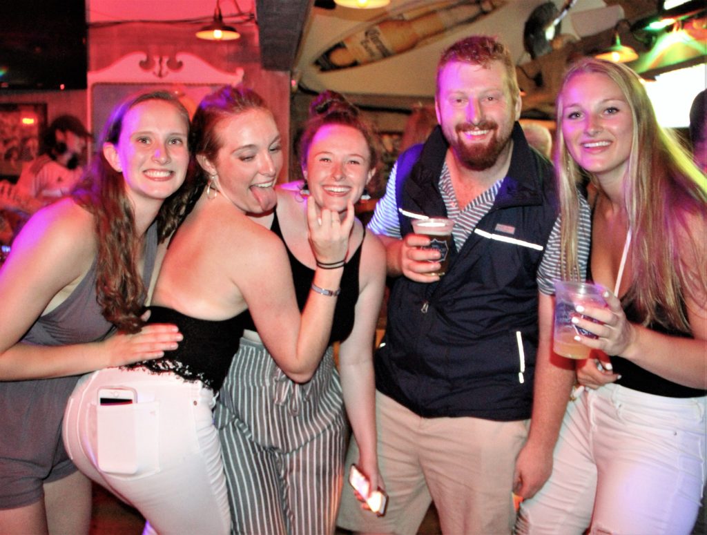 Nightlife Photos issue 273 | This Week on Martha's Vineyard